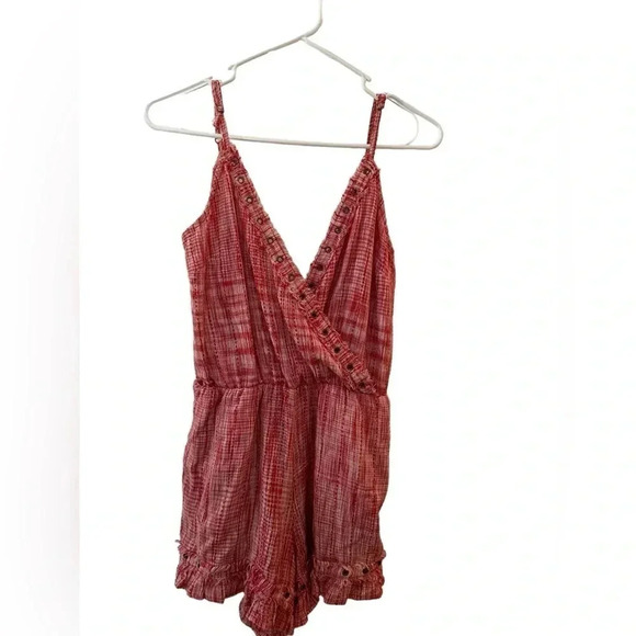 Tularosa Amelia red and white vneck romper with metal grommets - Picture 1 of 9